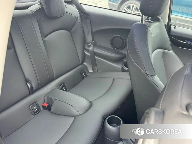 Mini Cooper 2023 Серый из Кореи, фото 2