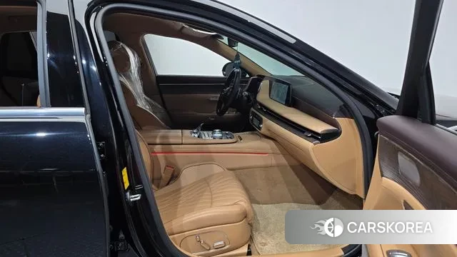 Genesis G90 (RS4) 2022 Черный из Кореи, фото 2