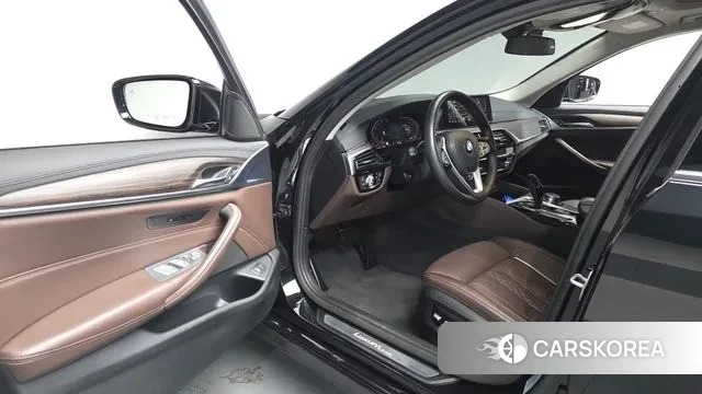 BMW 5 Series (G30) 2019 Черный из Кореи, фото 2