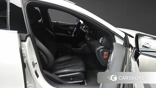 Mercedes-Benz CLS-Class C257 2023 Белый из Кореи, фото 2