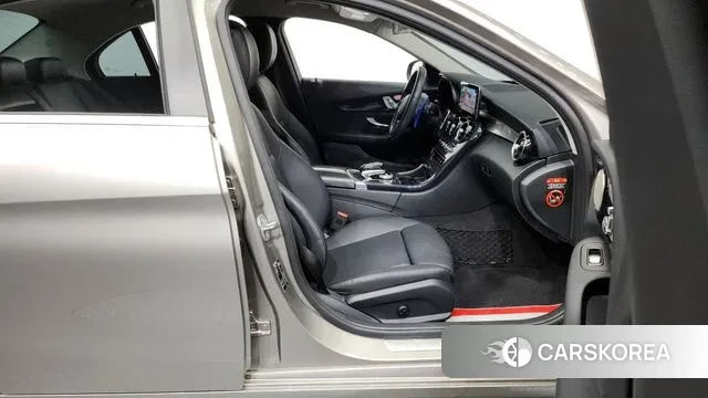 Mercedes-Benz C-Class W205 2019 Песочный из Кореи, фото 2