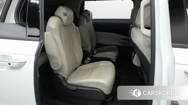 Kia Carnival 4th generation 2023 Белый из Кореи, фото 2
