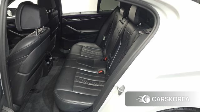 BMW 5 Series (G30) 2020 Белый из Кореи, фото 2