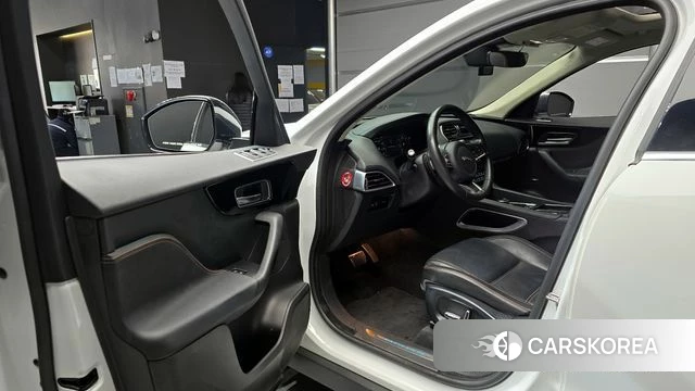 Jaguar F-PACE 2019 Черный из Кореи, фото 2