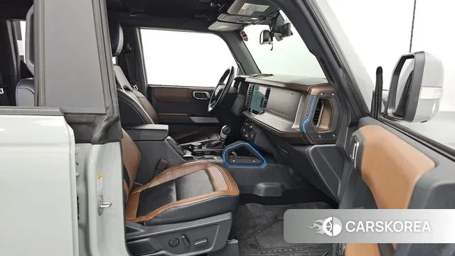 Ford Bronco 6th Generation 2022 Цвет галактики из Кореи, фото 2