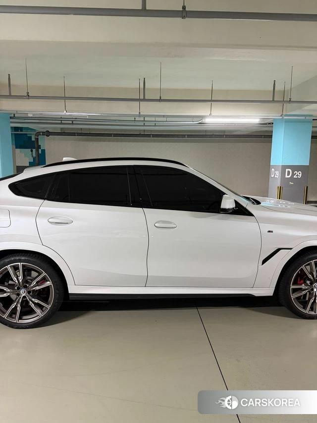 BMW X6 (G06) 2023 Белый из Кореи, фото 2