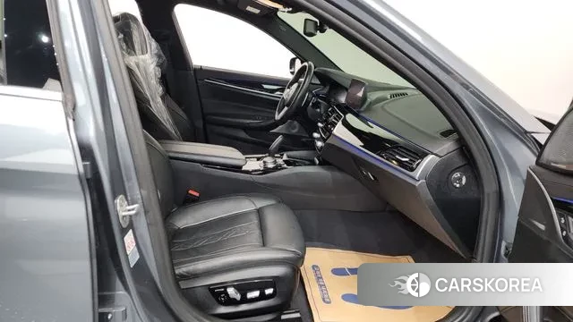 BMW 5 Series (G30) 2019 Серебряный из Кореи, фото 2