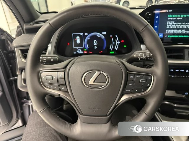 Lexus UX300h 2025 Серый из Кореи, фото 2