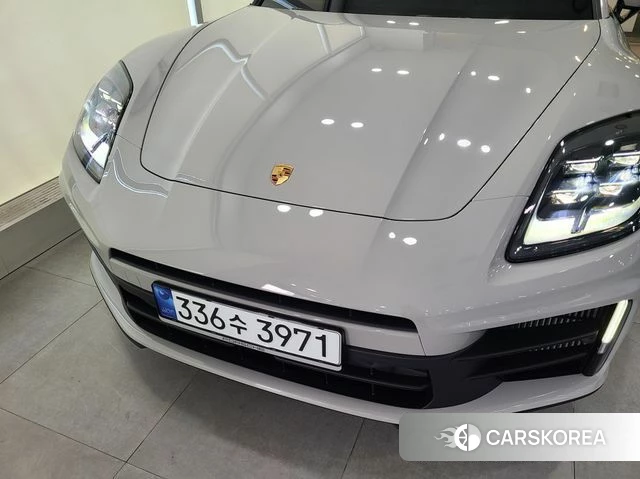 Porsche Panamera (976) 2024 Жемчужный цвет из Кореи, фото 2