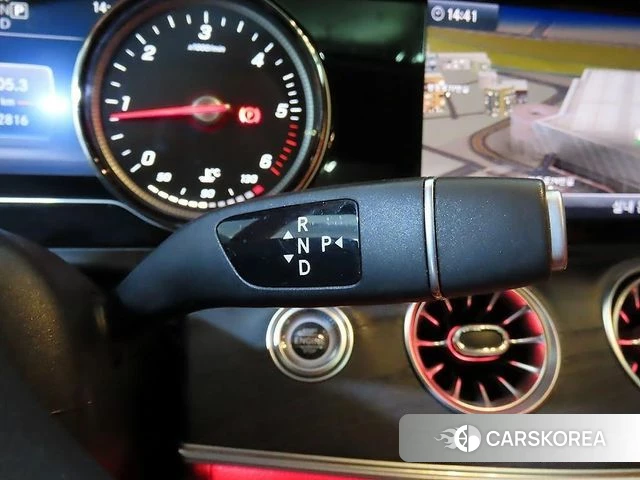 Mercedes-Benz E-Class W213 2019 Белый из Кореи, фото 2