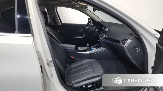 BMW 3 Series (G20) 2019 Белый из Кореи, фото 2