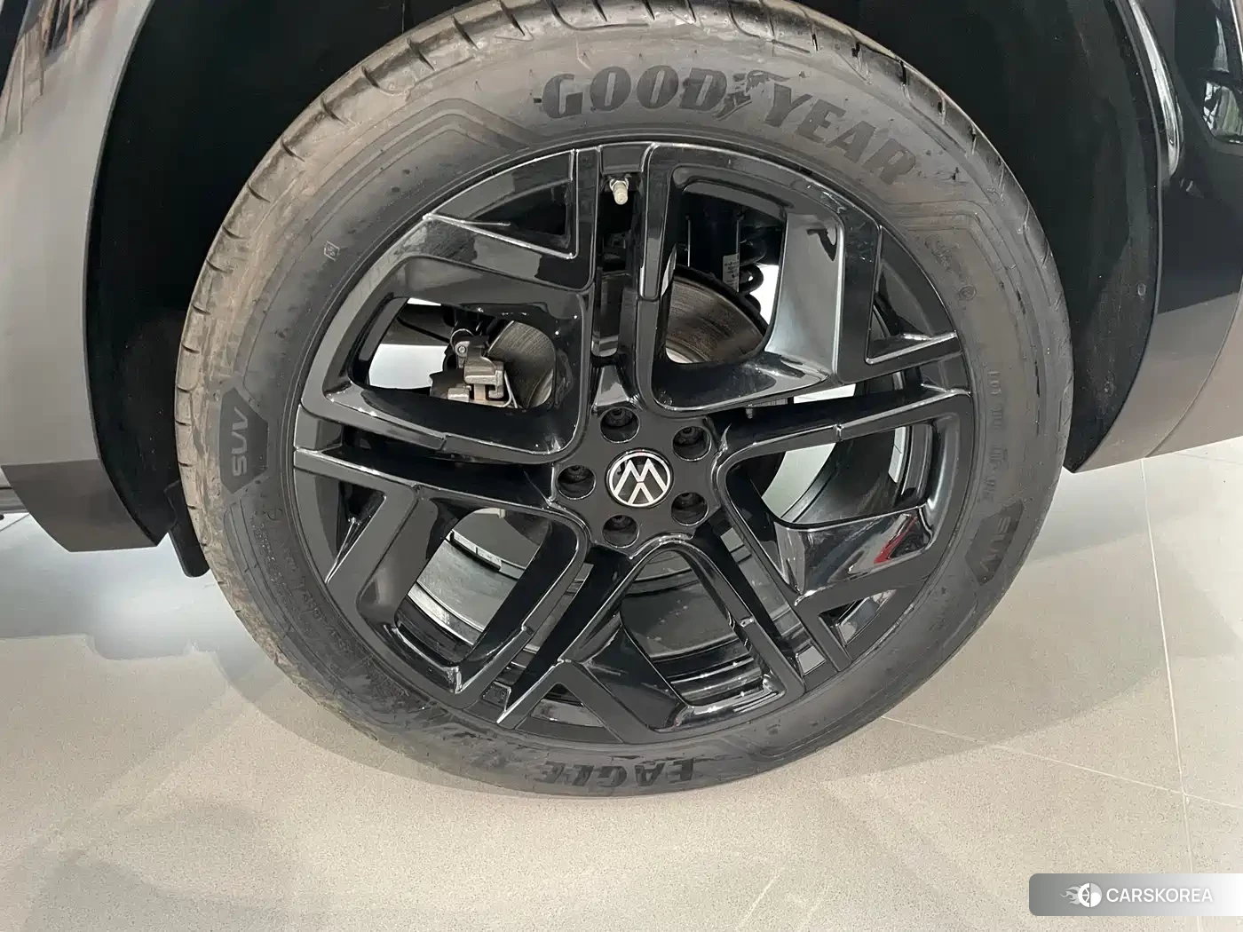 Volkswagen Touareg 2025 Champagne/brown из Китая, фото 2