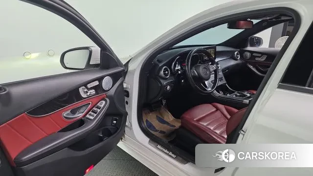 Mercedes-Benz C-Class W205 2018 Белый из Кореи, фото 2