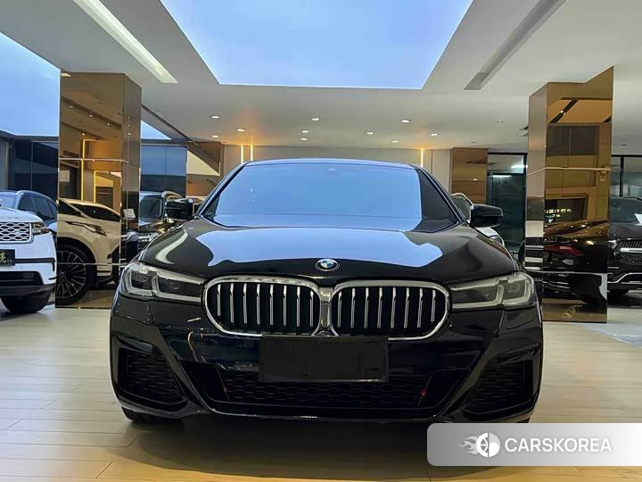 BMW 5 series 2021 Черный из Китая, фото 2