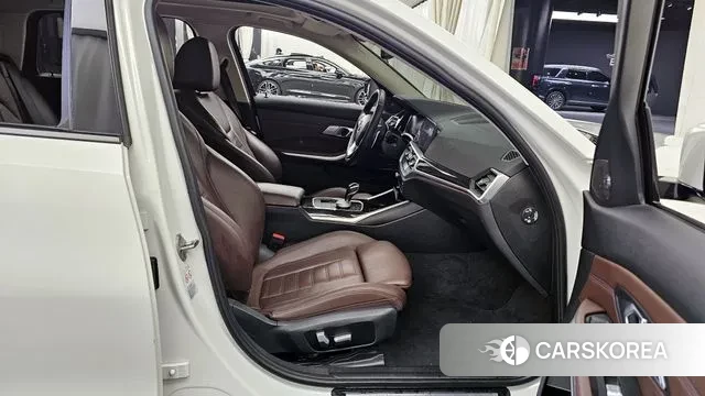 BMW 3 Series (G20) 2021 Белый из Кореи, фото 2