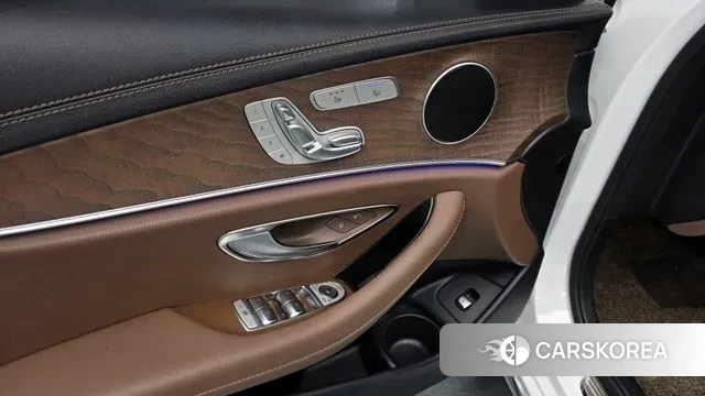 Mercedes-Benz E-Class W213 2020 Белый из Кореи, фото 2