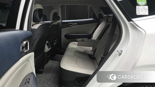 Kia Sportage 5th Generation Hybrid 2023 Белый из Кореи, фото 2