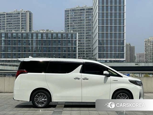 Toyota Elfa 2022 Белый из Китая, фото 2
