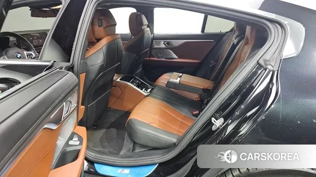 BMW 8 Series (G15) 2022 Черный из Кореи, фото 2