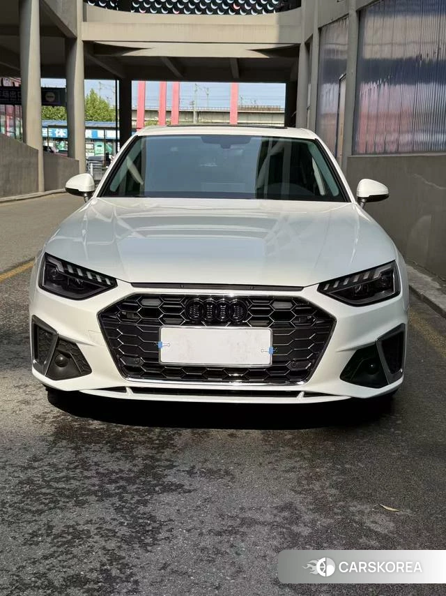 Audi A4L 2022 Белый из Китая, фото 2