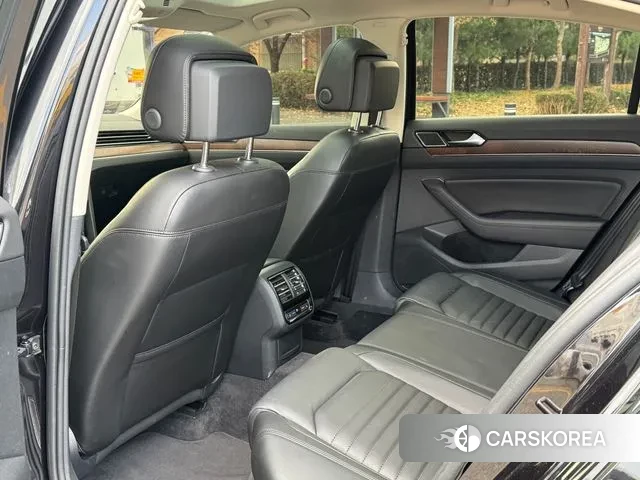 Volkswagen Passat GT (B8) 2018 Черный из Кореи, фото 2