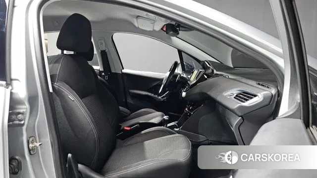 Peugeot 208 2018 Серебряный из Кореи, фото 2