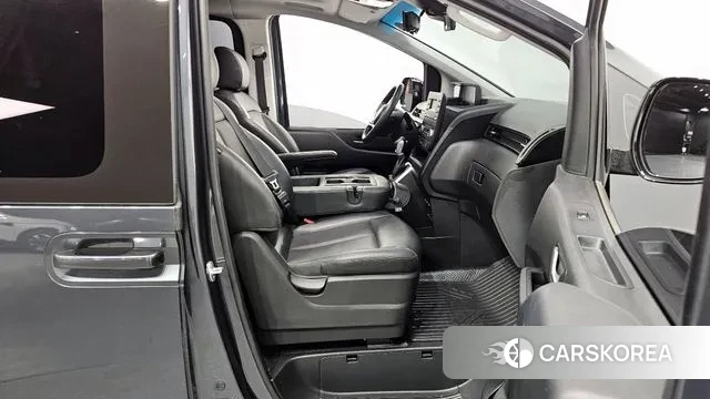 Hyundai Staria 2022 Серый из Кореи, фото 2