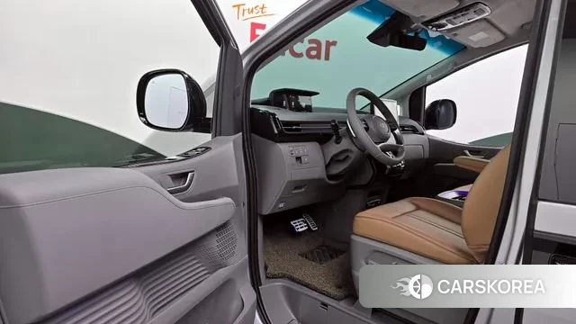 Hyundai Staria 2025 Серебряный из Кореи, фото 2