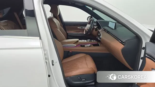 Genesis GV70 2022 Белый из Кореи, фото 2