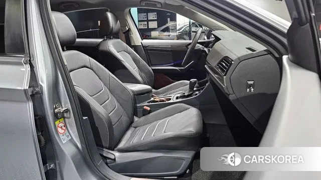 Volkswagen 7th Generation of Jetta 2020 Серебристо-серый из Кореи, фото 2