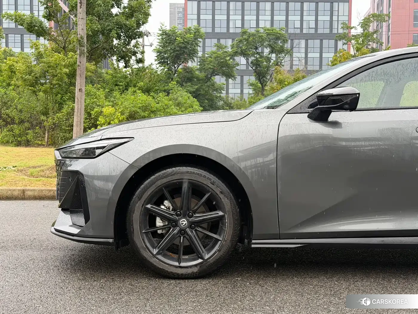Chang'an UNI-V 2024 Silver/gray из Китая, фото 2