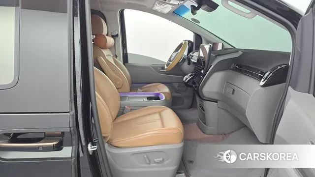 Hyundai Staria 2023 Черный из Кореи, фото 2