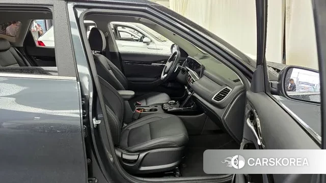 Kia The New Seltos 2024 Серый из Кореи, фото 2