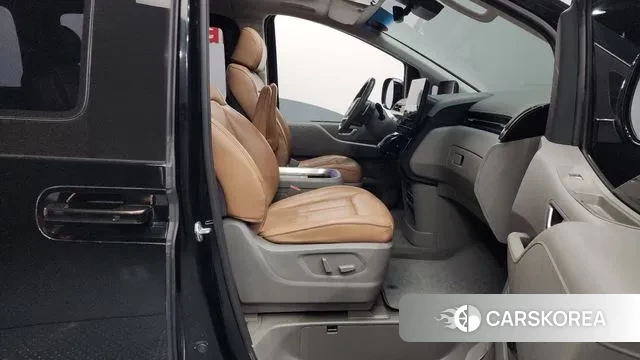 Hyundai Staria 2021 Черный из Кореи, фото 2