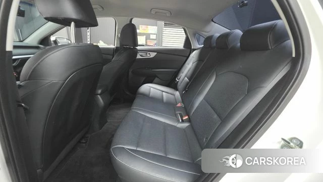 Kia The New K3 2nd generation 2023 Белый из Кореи, фото 2
