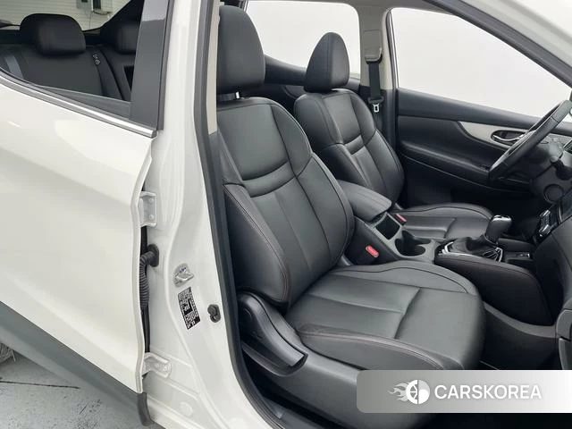 Nissan Qashqai 2022 Белый из Китая, фото 2
