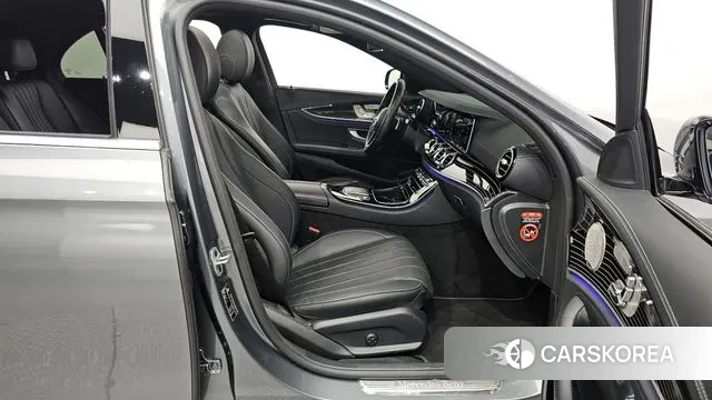 Mercedes-Benz E-Class W213 2021 Серый из Кореи, фото 2