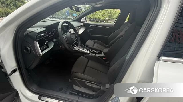 Audi A3 2021 Белый из Китая, фото 2