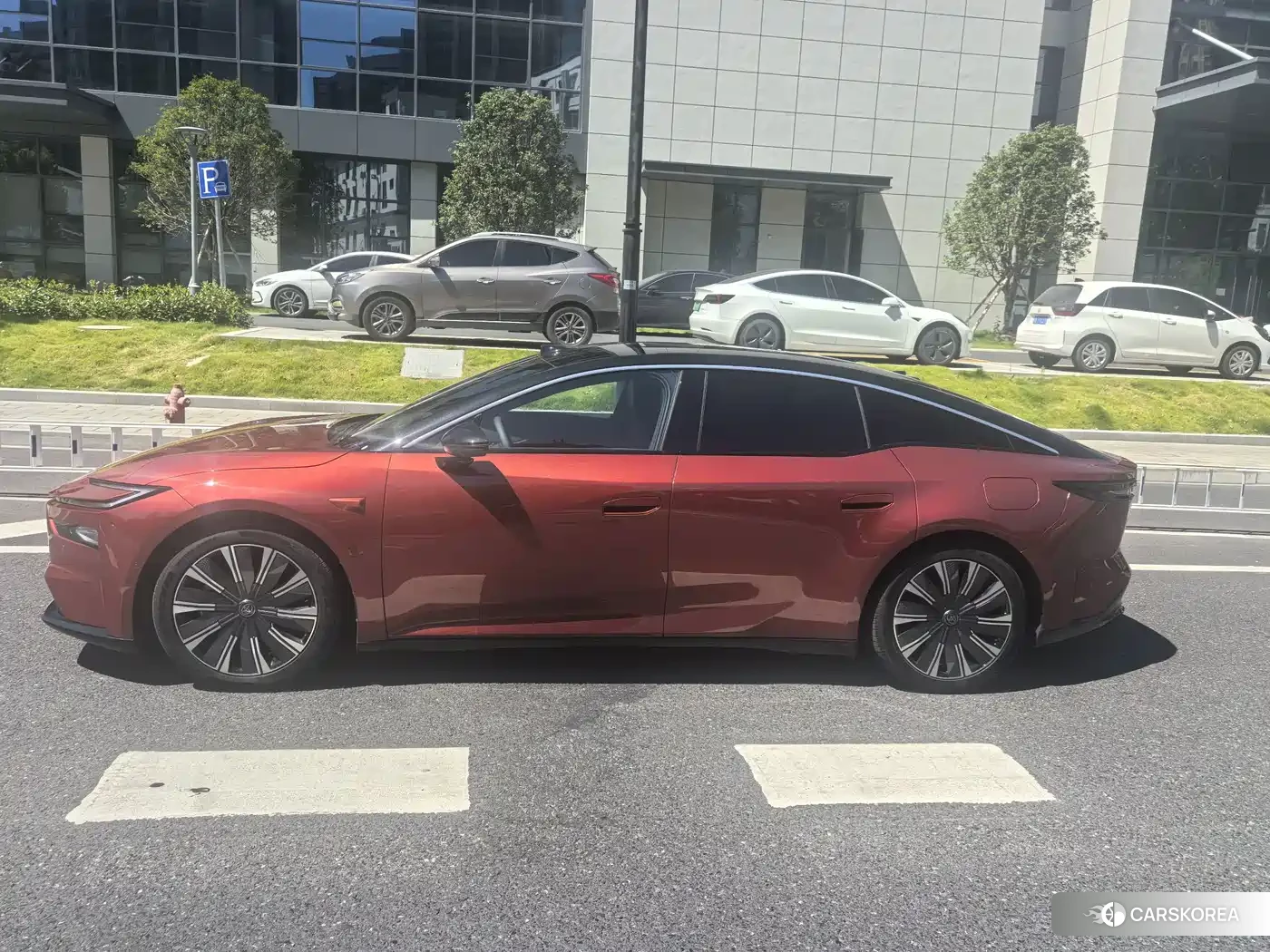 Toyota Platinum Wisdom 7 2026 Red/purple из Китая, фото 2
