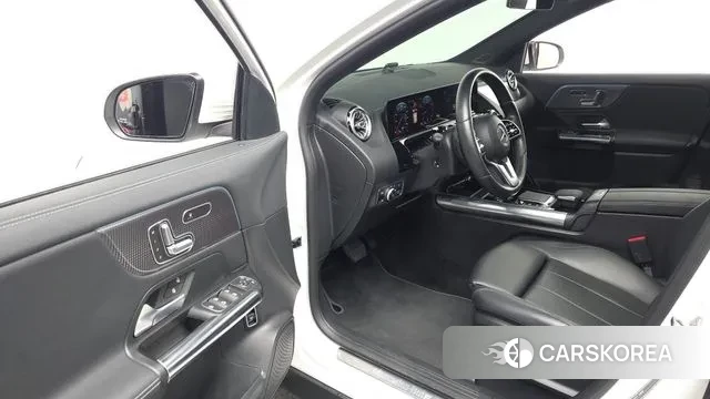 Mercedes-Benz GLA - Class H247 2021 Белый из Кореи, фото 2