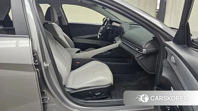 Hyundai Avante (CN7) 2022 Серебристо-серый из Кореи, фото 2