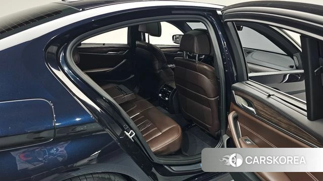 BMW 5 Series (G30) 2020 Черный из Кореи, фото 2