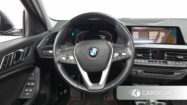 BMW 1 Series (F40) 2020 Черный из Кореи, фото 2