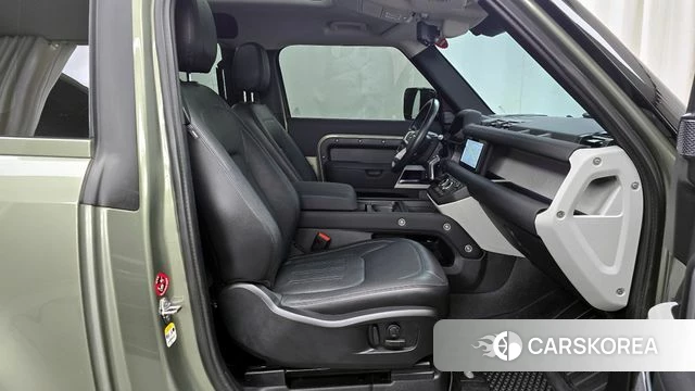 Land Rover Defender (L663) 2021 Темно-зеленый из Кореи, фото 2