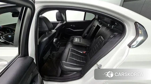 BMW 3 Series (G20) 2020 Белый из Кореи, фото 2