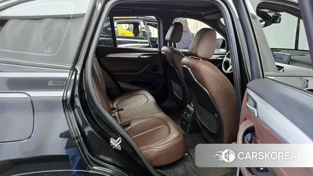 BMW X1 (F48) 2022 Черный из Кореи, фото 2