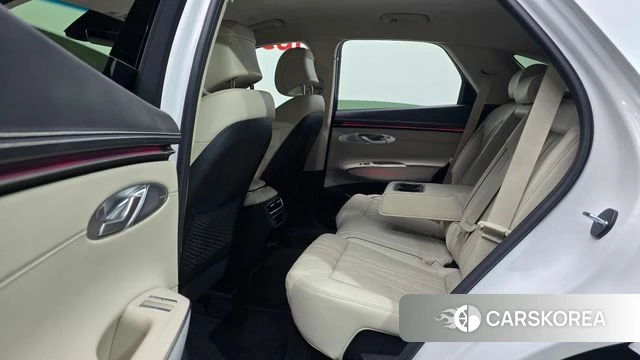 Genesis GV70 2024 Белый из Кореи, фото 2
