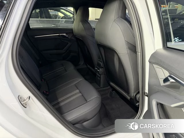 Audi A3 2023 Белый из Китая, фото 2
