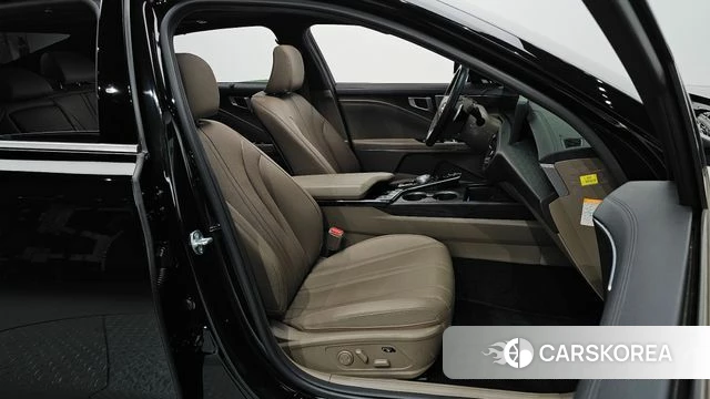 Kia K8 Hybrid 2023 Черный из Кореи, фото 2