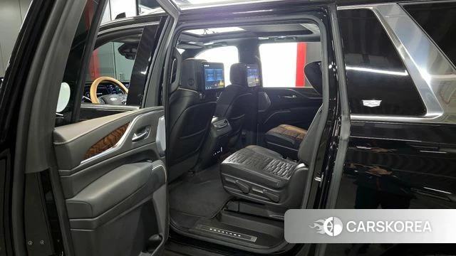Cadillac Escalade 5th Generation 2022 Черный из Кореи, фото 2